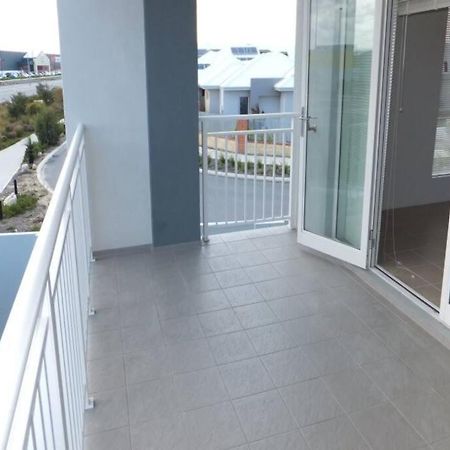 Modern Luxury 1 Bedroom Apartment - Walk To The Shops! Free Wifi Clarkson Buitenkant foto