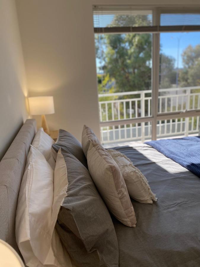 Modern Luxury 1 Bedroom Apartment - Walk To The Shops! Free Wifi Clarkson Buitenkant foto