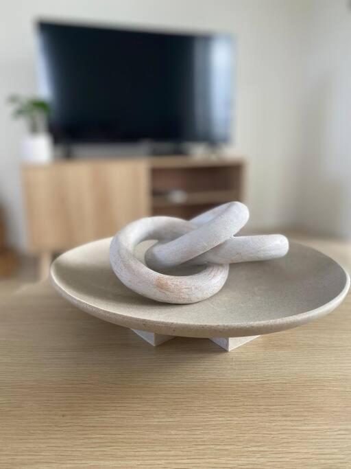 Modern Luxury 1 Bedroom Apartment - Walk To The Shops! Free Wifi Clarkson Buitenkant foto