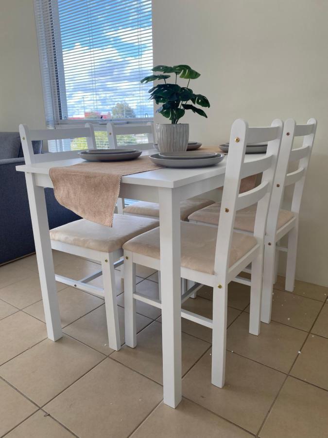 Modern Luxury 1 Bedroom Apartment - Walk To The Shops! Free Wifi Clarkson Buitenkant foto